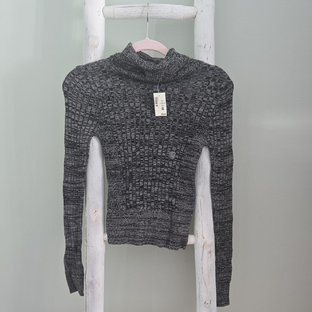 Aeropostale Charcoal Women's Turtleneck Sweater. NWT. Small